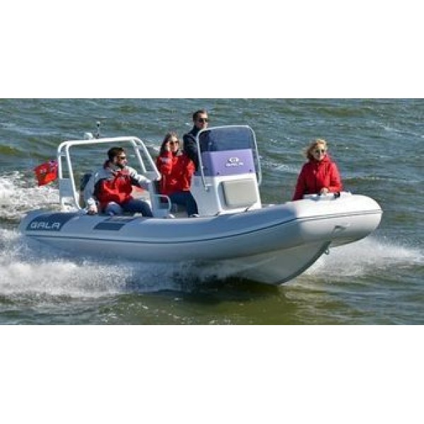 Крейсерский RIB Kolibri Gala Viking V580: стиль и мощь на воде