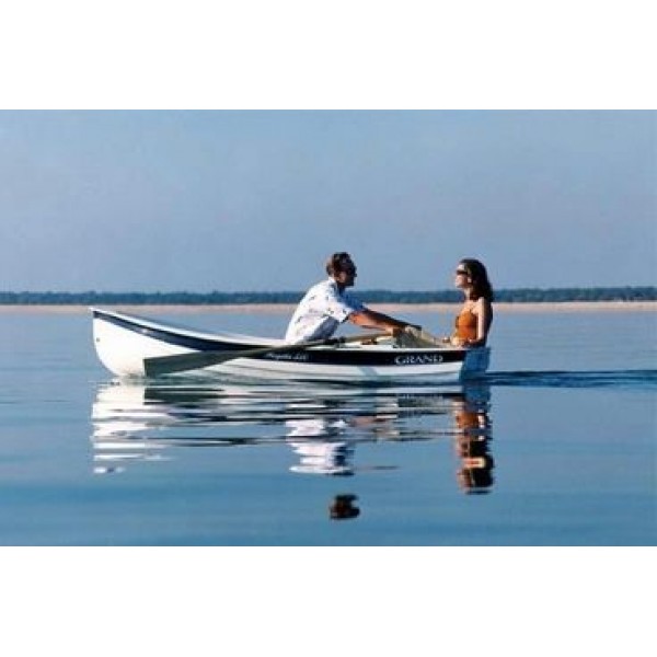Пластиковая прогулочная гребная лодка Grand Regatta RG310