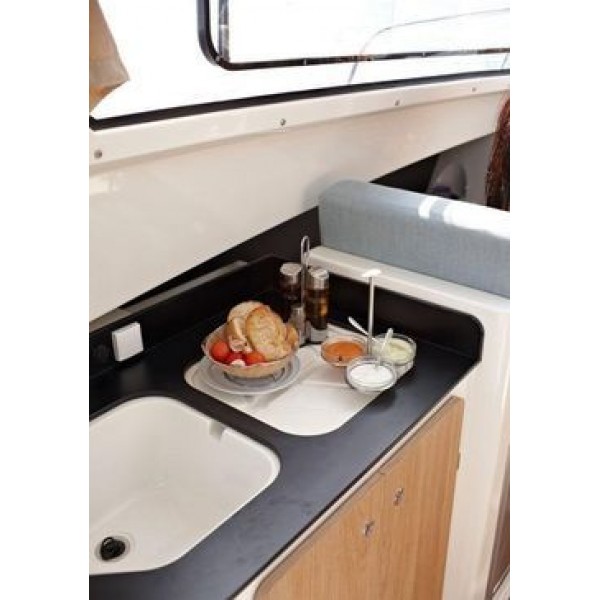 Пластиковый катер Quicksilver 705 Activ Cabin, Mercury Verado 150XL