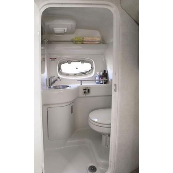 Пластиковый катер Sea Ray 260 Sundancer