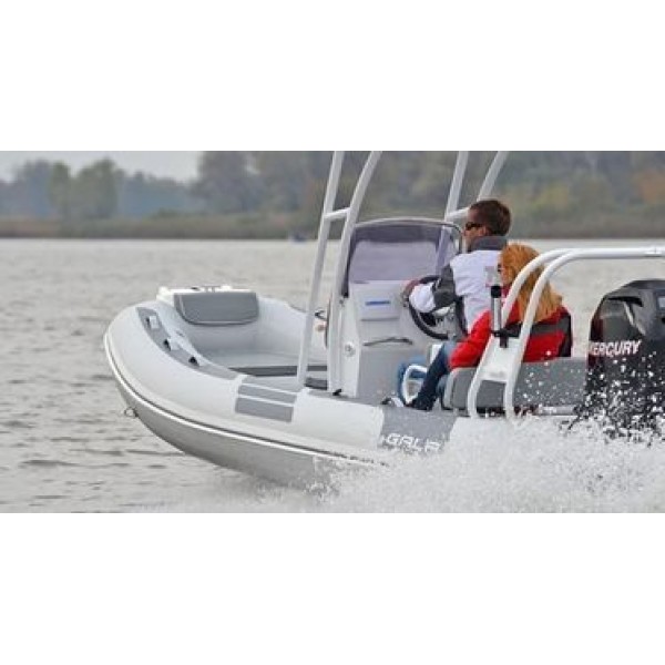 Крейсерский RIB Kolibri Gala Viking V500 — стиль и надёжность на воде