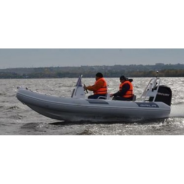 Крейсерский RIB Kolibri Gala Viking V500 — стиль и надёжность на воде