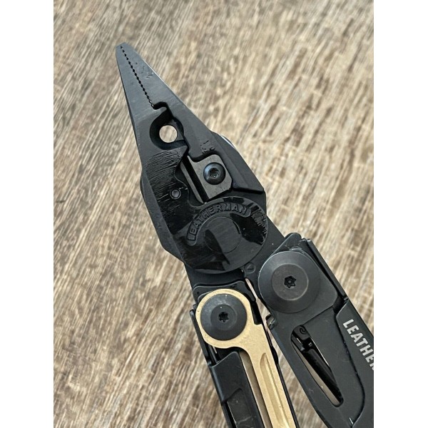 Мультитул Leatherman MUT EOD Black, чехол Molle оливковый, картонная коробка (833119)