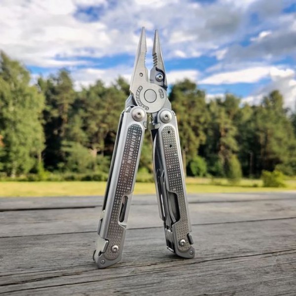 Мультитул Leatherman Free P4 832642