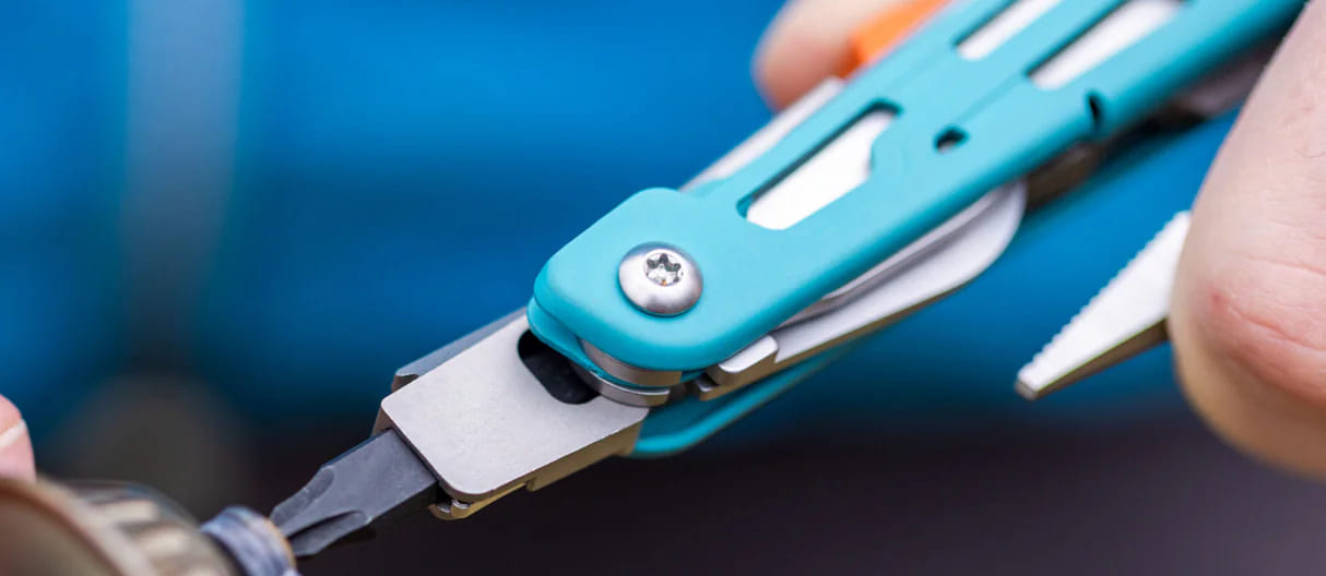 Мультитул Leatherman Signal Santa Fe, нейлоновий чохол 833446
